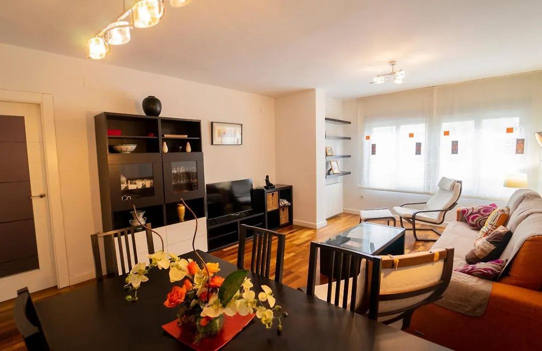 Increíble piso céntrico con parking y piscina, ideal para familias!-1